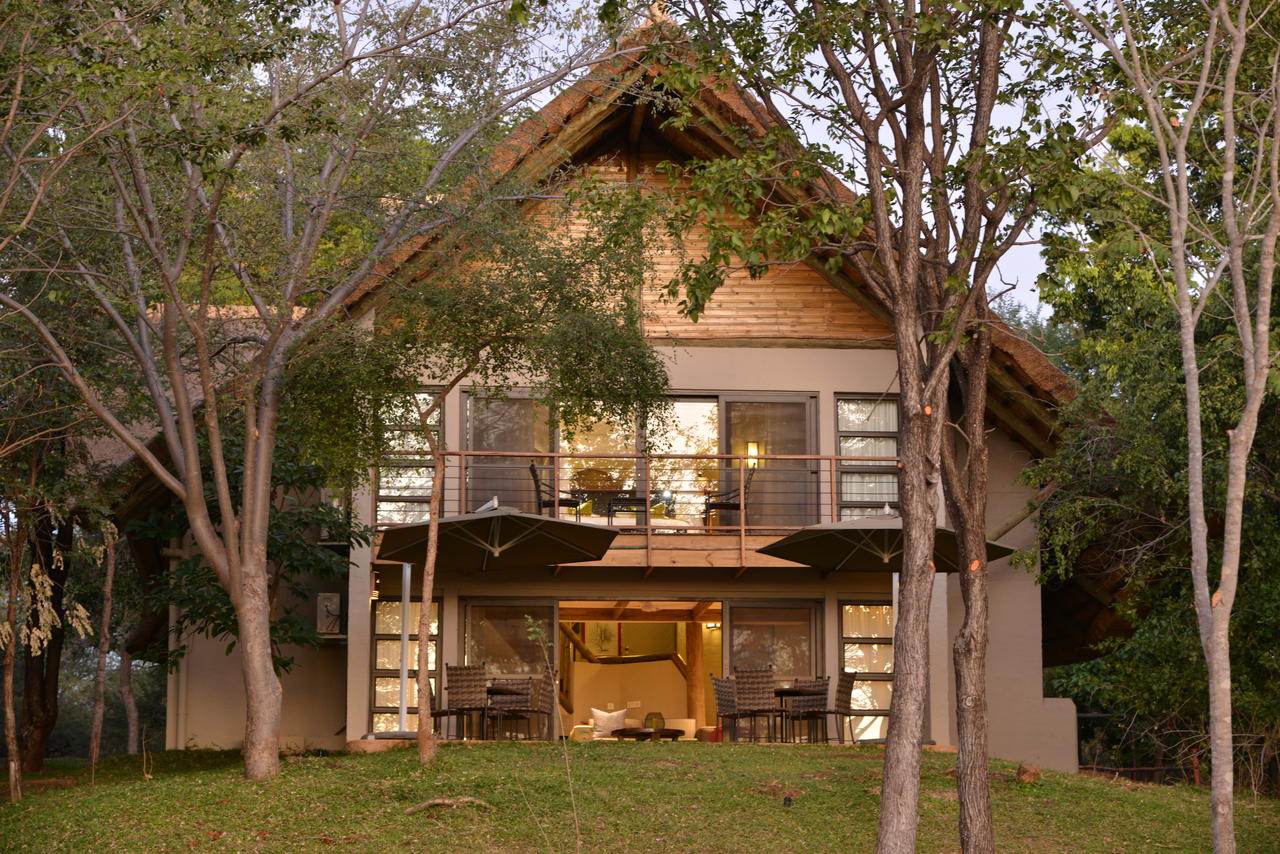 Victoria Falls Safari Suites Exterior