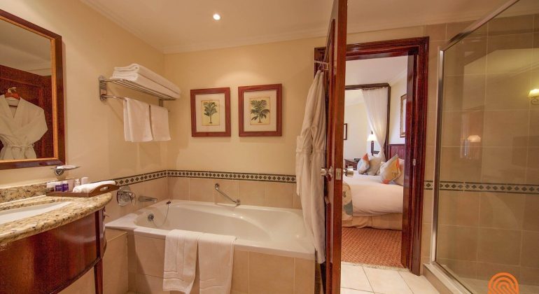 Lake Kivu Serena Hotel Bathroom