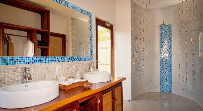 Benguerra Island Bathroom