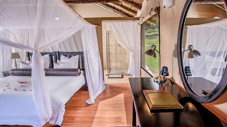 Chisomo Safari Lodge Bedroom