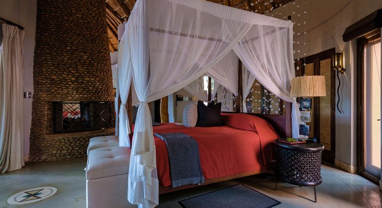 Thanda Safari Lodge Room