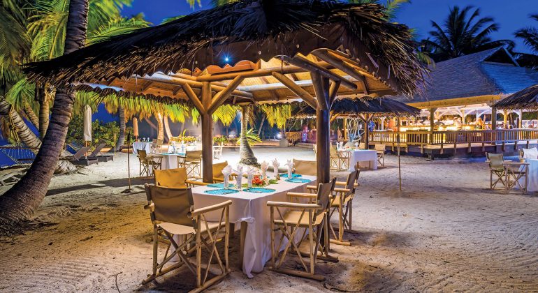 Blue Safari Seychelles Outdoor Dining