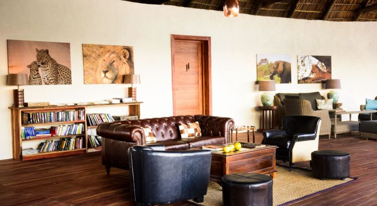Ila Safari Lodge Lounge